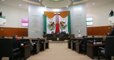 Veta Gobernador Ley de Austeridad e impide que MORENA acabe con el despilfarro del dinero que es del pueblo Veta Gobernador Ley de Austeridad e impide que MORENA acabe con el despilfarro del dinero que es del pueblo