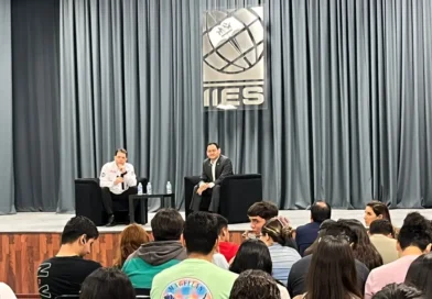 Jóvenes, construyamos juntos un mejor futuro para Reynosa: Luis Cantú en el IIES
