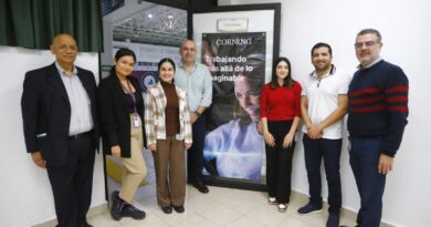 Recluta Corning a egresados y alumnos de la UTTN Recluta Corning a egresados y alumnos de la UTTN