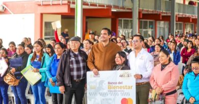 Llevó Alcalde de Reynosa Becas Rita Cetina a la Secundaria 45 Llevó Alcalde de Reynosa Becas Rita Cetina a la Secundaria 45