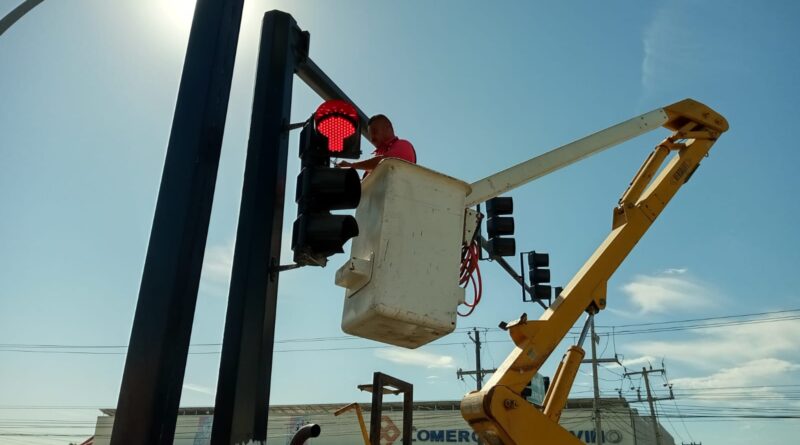Reparó Gobierno de Reynosa semáforo de la carretera Monterrey-Matamoros