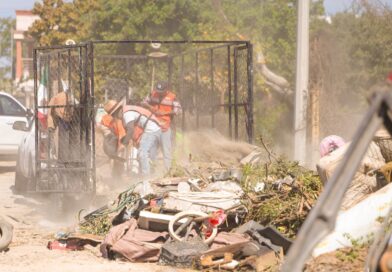 Puso en marcha Carlos Peña Ortiz una Jornada Imparable de Limpieza en Fraccionamiento Arecas Puso en marcha Carlos Peña Ortiz una Jornada Imparable de Limpieza en Fraccionamiento Arecas