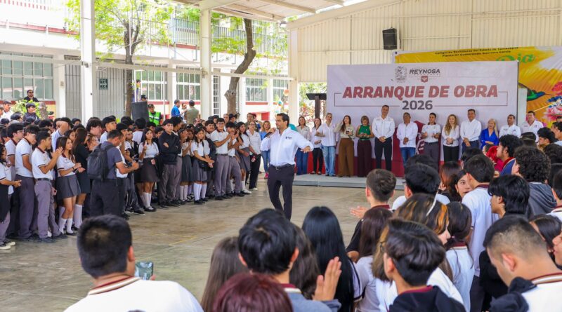Reconoce comunidad estudiantil a Carlos Peña Ortiz por fortalecer educación en Reynosa