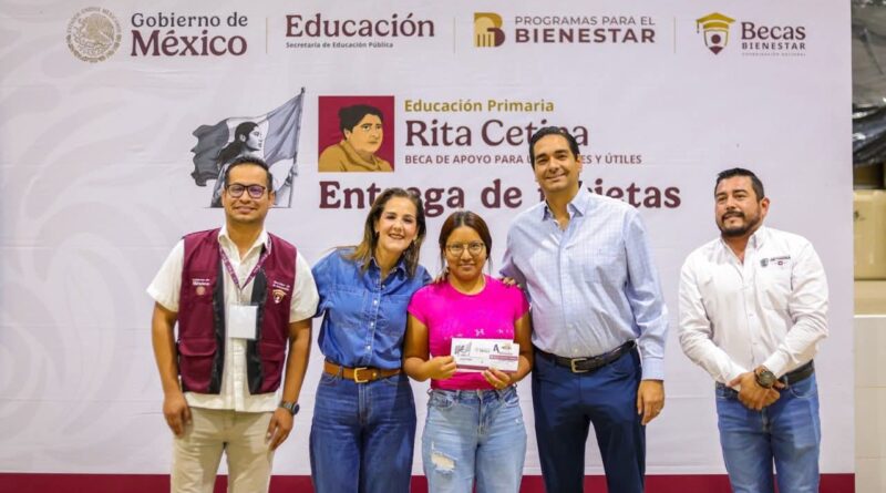 Encabezó Carlos Peña Ortiz entrega de tarjetas de Becas Rita Cetina en Reynosa Encabezó Carlos Peña Ortiz entrega de tarjetas de Becas Rita Cetina en Reynosa