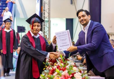 Asistió Carlos Peña Ortiz a Ceremonia de Graduación del CETIS No. 131