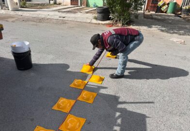 Mejora Gobierno de Carlos Peña Ortiz seguridad vial con instalación de boyas de tráfico Mejora Gobierno de Carlos Peña Ortiz seguridad vial con instalación de boyas de tráfico