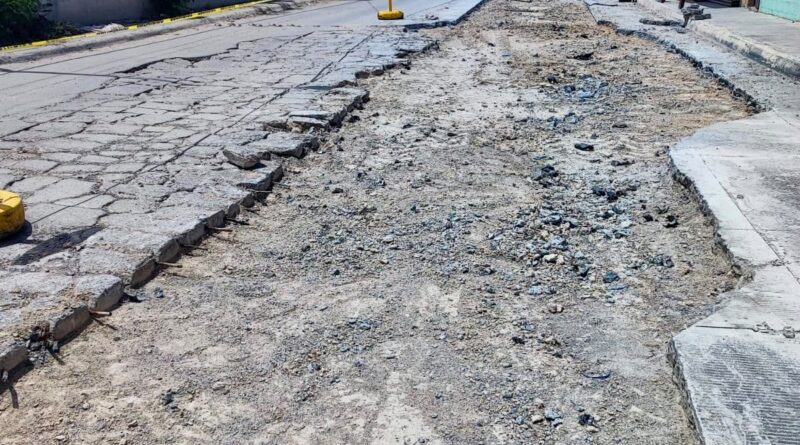 Rehabilita Gobierno de Carlos Peña Ortiz la calle Zacatecas de la colonia Lampacitos con cierre temporal Rehabilita Gobierno de Carlos Peña Ortiz la calle Zacatecas de la colonia Lampacitos con cierre temporal