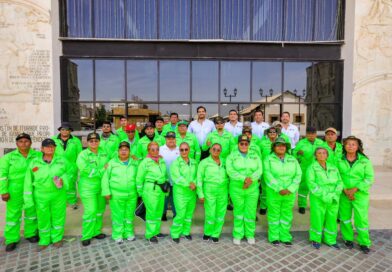 Equipados e identificados; entregó Carlos Peña Ortiz uniformes a trabajadores municipales Equipados e identificados; entregó Carlos Peña Ortiz uniformes a trabajadores municipales