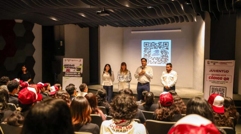 «Alimenta el cuerpo y el alma», Alcalde Carlos Peña Ortiz reconoce a jóvenes del Festival Nacional de Proyección de Cortometrajes «Alimenta el cuerpo y el alma», Alcalde Carlos Peña Ortiz reconoce a jóvenes del Festival Nacional de Proyección de Cortometrajes