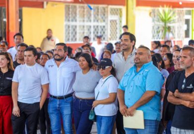 Visitó Alcalde a vecinos de Balcones de Alcalá con programa Subsidio del Agua