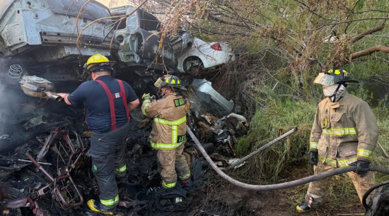 Atendió Protección Civil y Bomberos incendio en corralón de vehículos