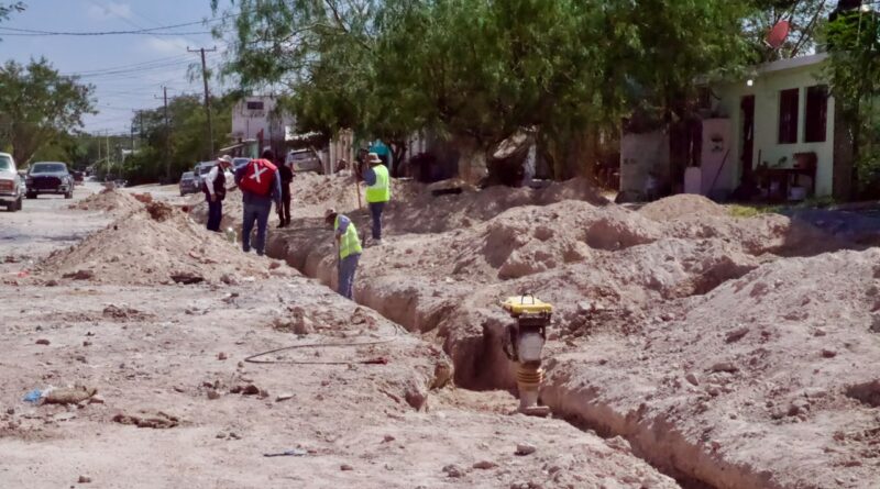 Avanza obra de alcantarillado sanitario en la colonia López Portillo. Avanza obra de alcantarillado sanitario en la colonia López Portillo.