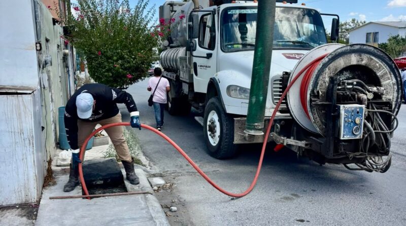 Atiende Obras Públicas reportes ciudadanos con equipo Vactor en distintos sectores de Reynosa Atiende Obras Públicas reportes ciudadanos con equipo Vactor en distintos sectores de Reynosa
