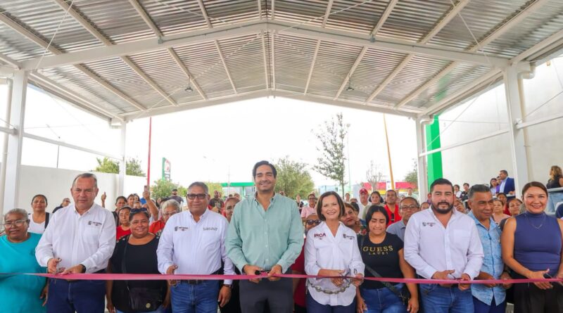 Entregó Carlos Peña Ortiz nueva techumbre a estudiantes y maestros del IRCA Jarachina Entregó Carlos Peña Ortiz nueva techumbre a estudiantes y maestros del IRCA Jarachina