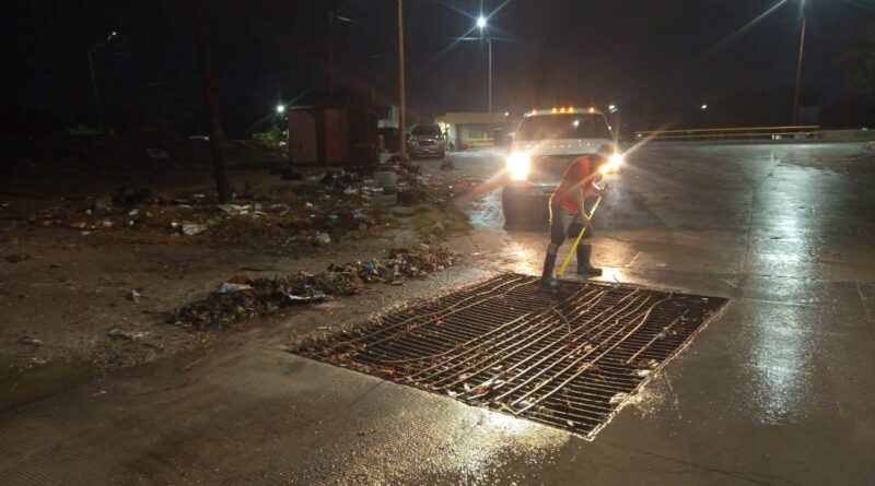Exhorta el Gobierno de Reynosa a evitar tirar basura en la calle para prevenir inundaciones Exhorta el Gobierno de Reynosa a evitar tirar basura en la calle para prevenir inundaciones